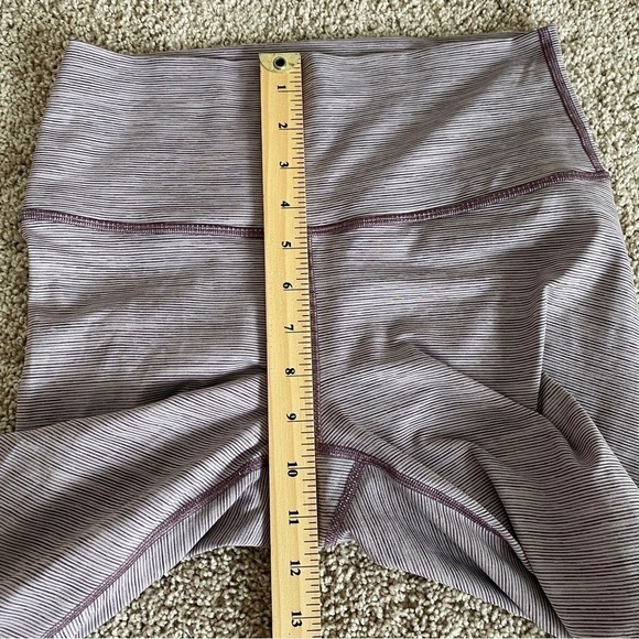 LULULEMON Wunder Under High Rise Tight 28" Luxtreme Purple Striped Sz 8 - Picture 10 of 11